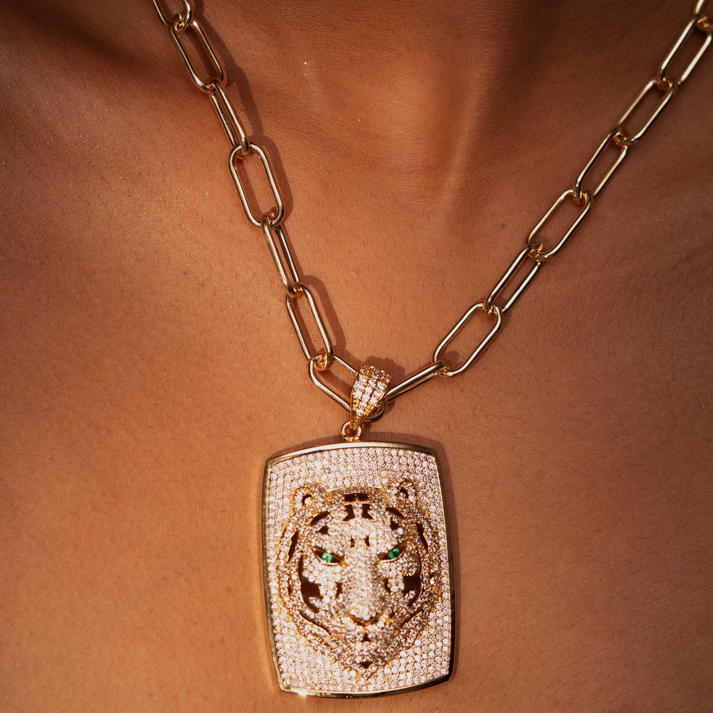 18KT GOLD PLATED EXOTIC AMERICAN DIAMOND WORK PENDANT - BIA