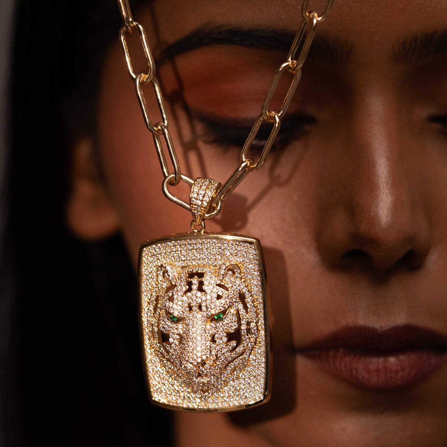 18KT GOLD PLATED EXOTIC AMERICAN DIAMOND WORK PENDANT - BIA