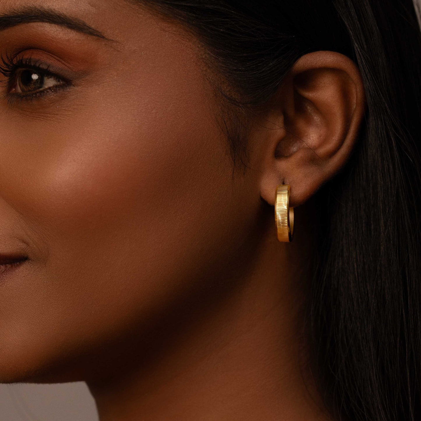 18KT GOLD PLATED TEXTURED WATERPROOF HOOPS EARRINGS - SELENA