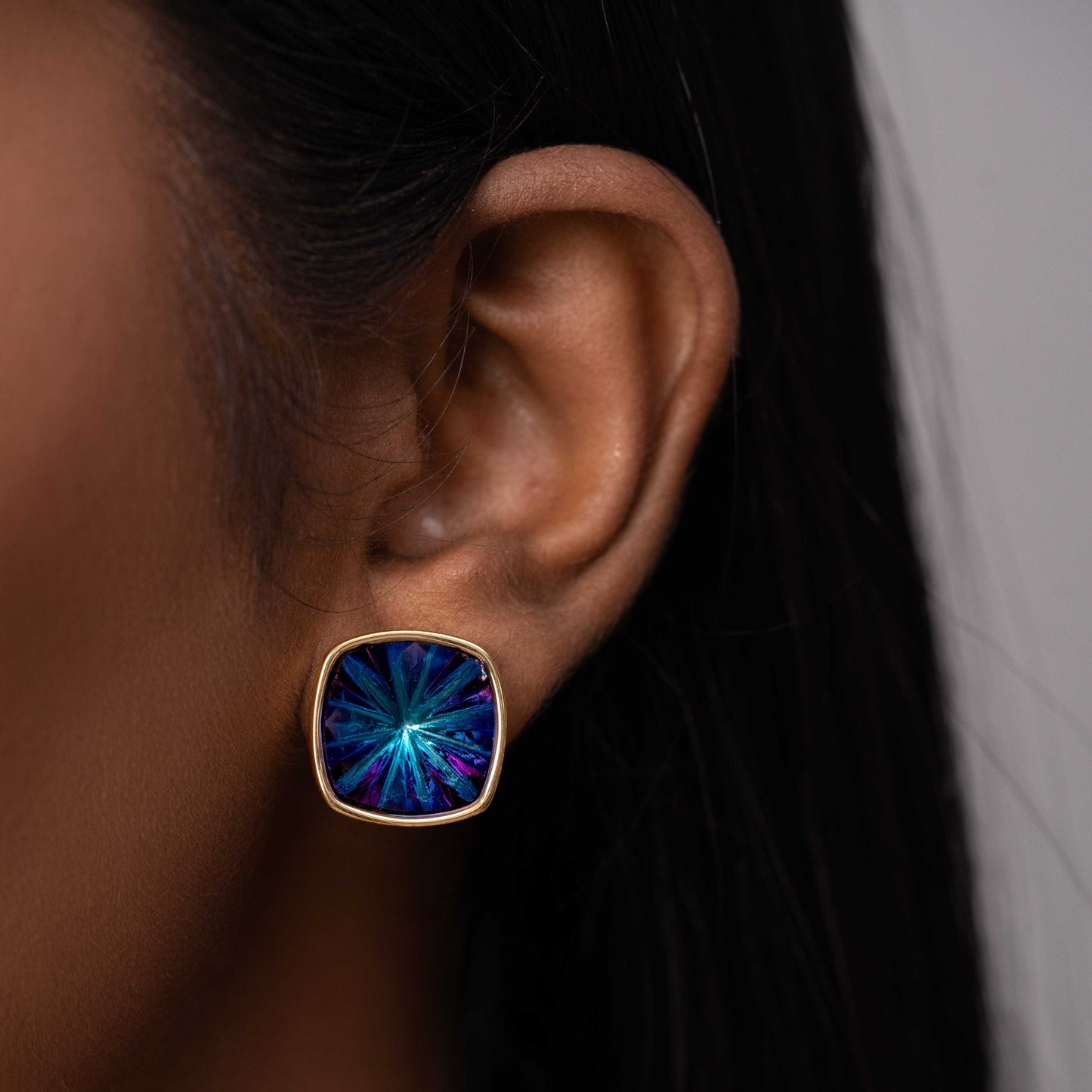 18KT GOLD PLATED SAPHIRE STUD - KATHERINE