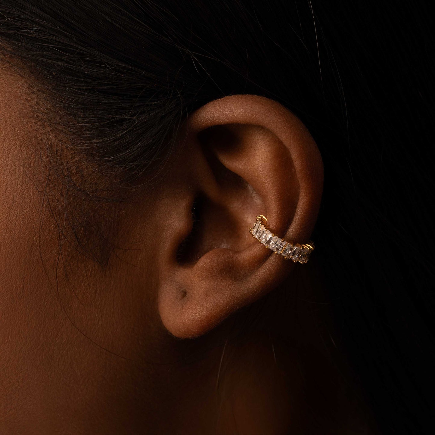 18KT GOLD PLATED BAGUETTE CUT EARCUFF - ARIANA