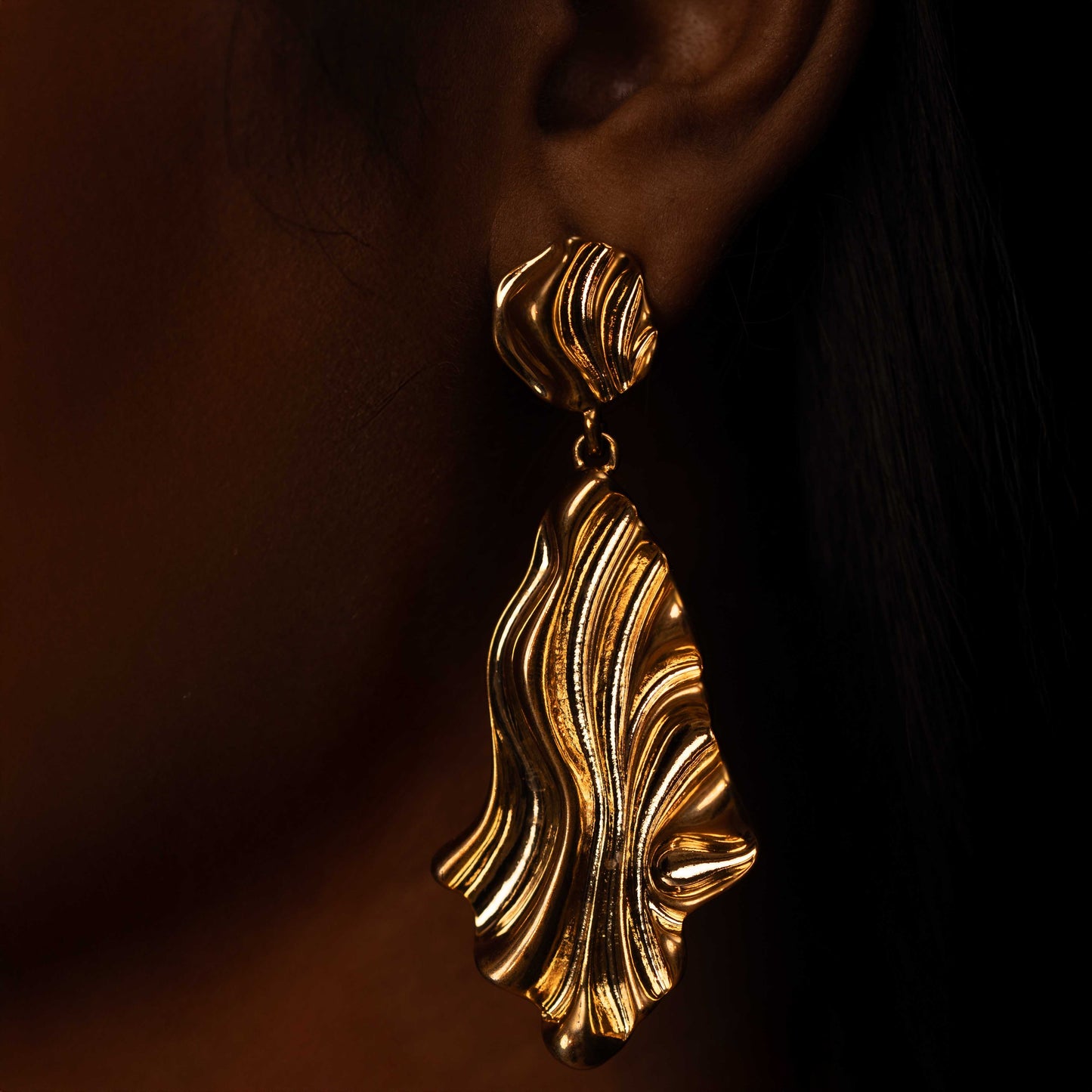 18KT GOLD PLATED DANGLER EARRING - WAVY