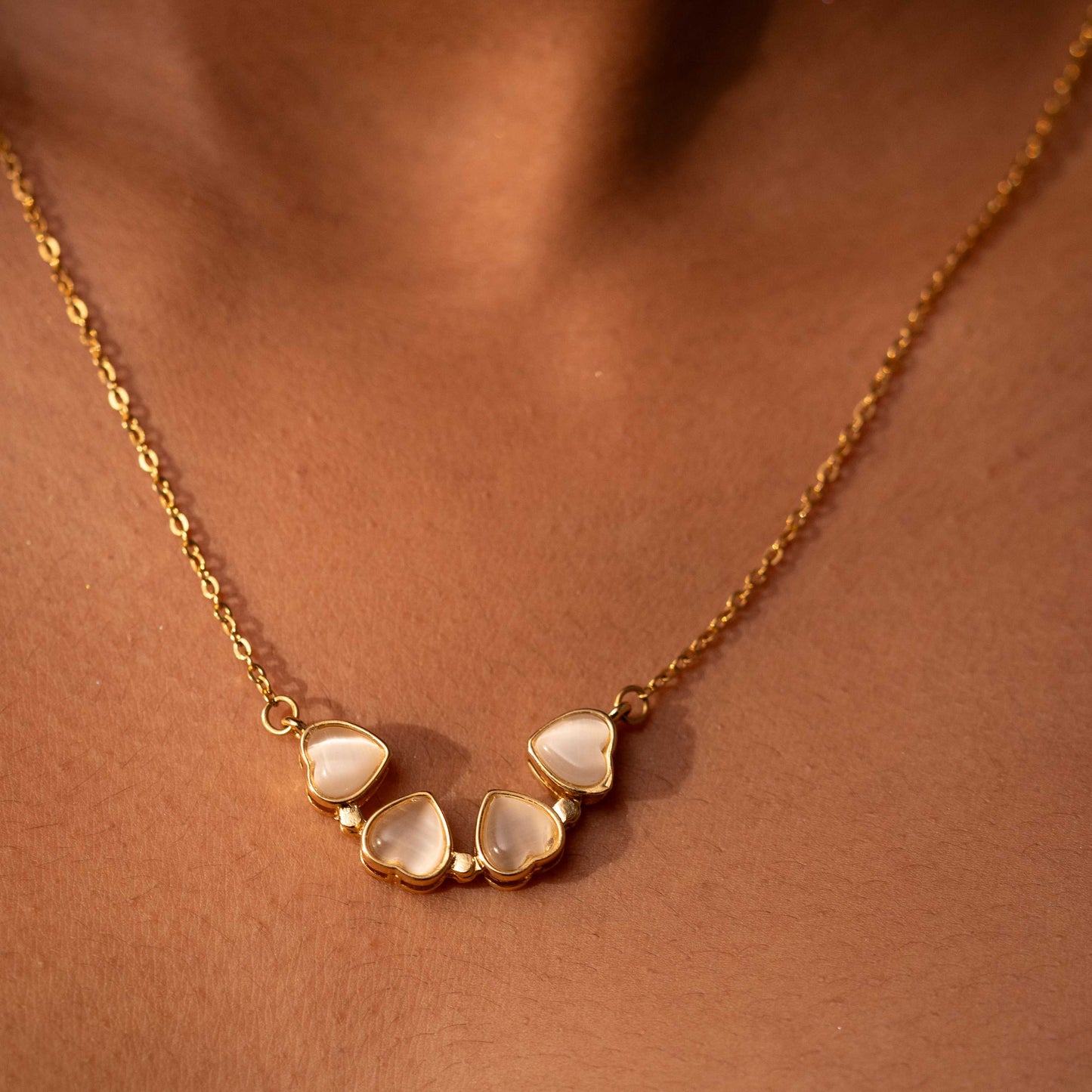 18KT GOLD PLATED ANTI TARNISH MOP MAGNETIC CLOVER NECKPIECE - ALICE