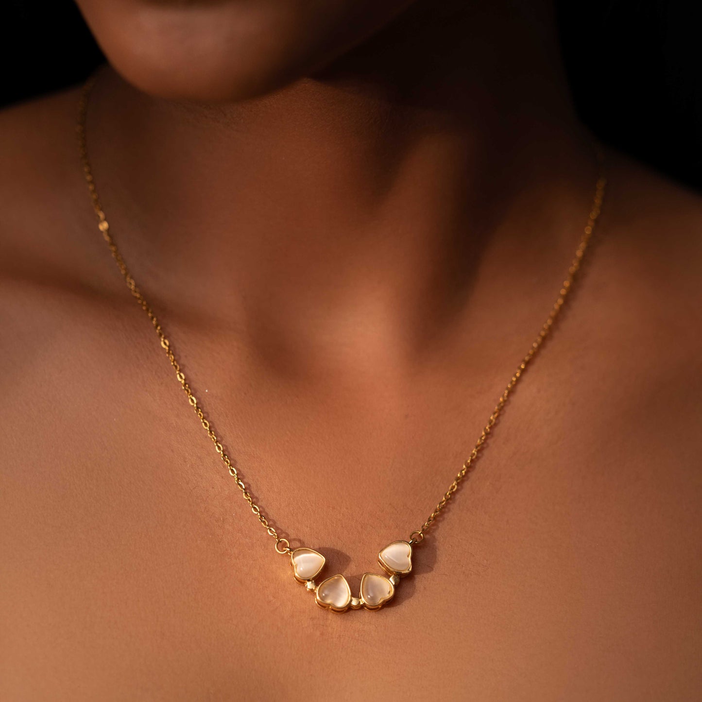 18KT GOLD PLATED ANTI TARNISH MOP MAGNETIC CLOVER NECKPIECE - ALICE
