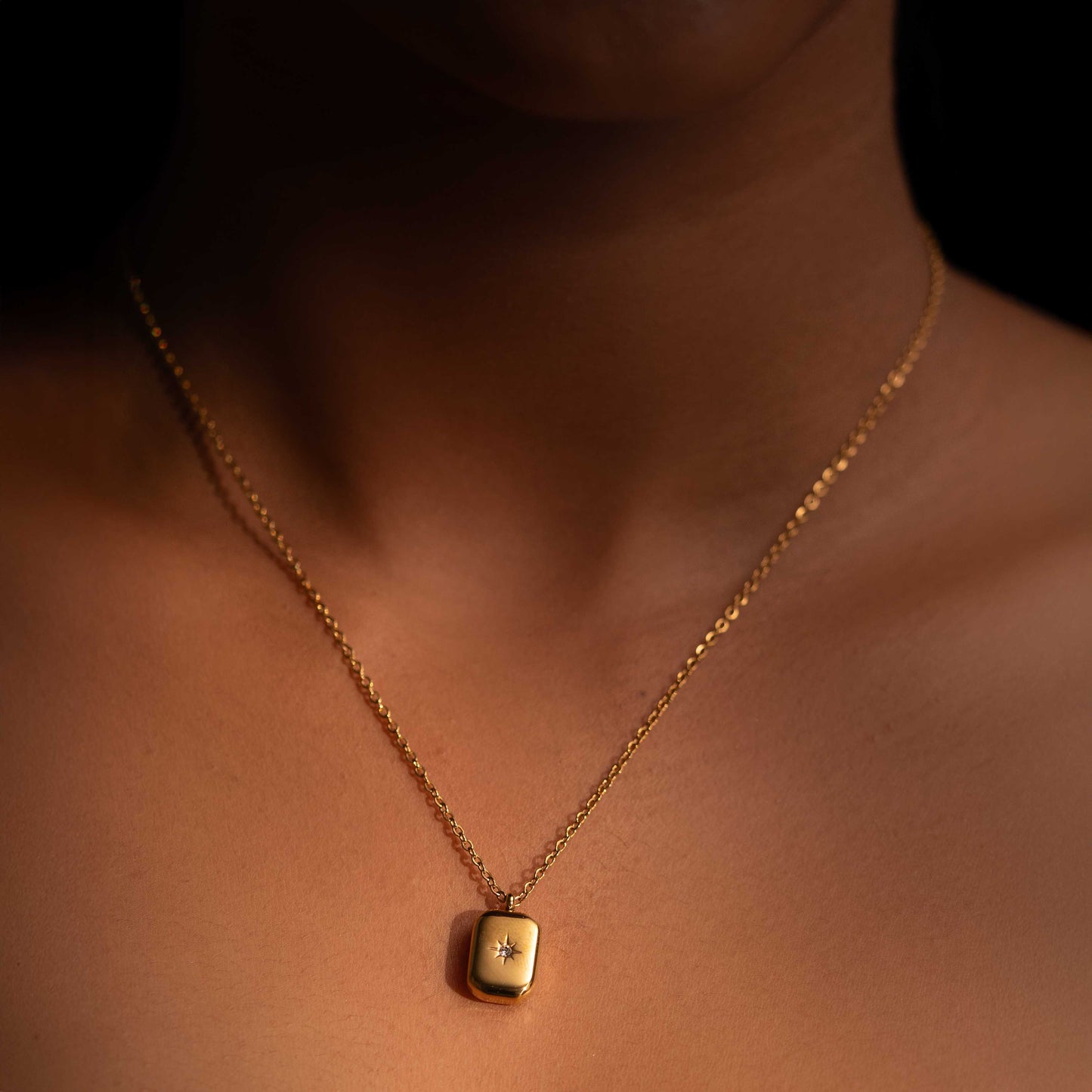 18KT GOLD PLATED WATERPROOF GOLD BAR WITH MOISSANITE - GIA