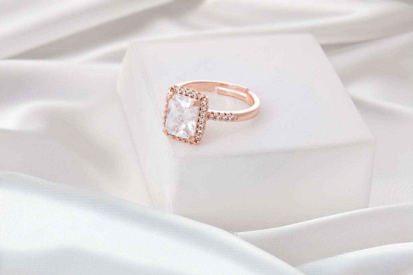 SOLITAIRE RING