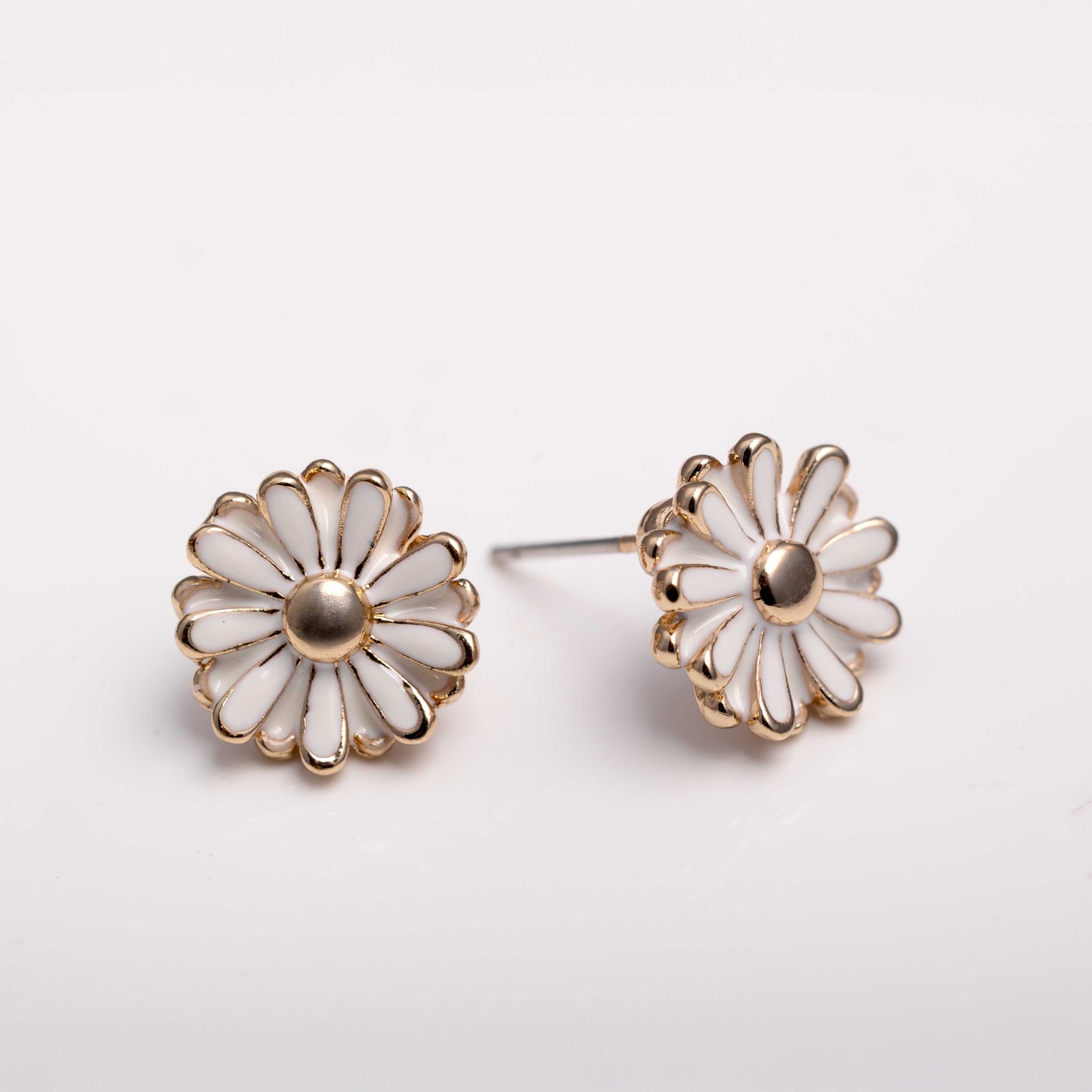 18KT GOLD PLATED ENAMEL FLOWER STUD - MIRA
