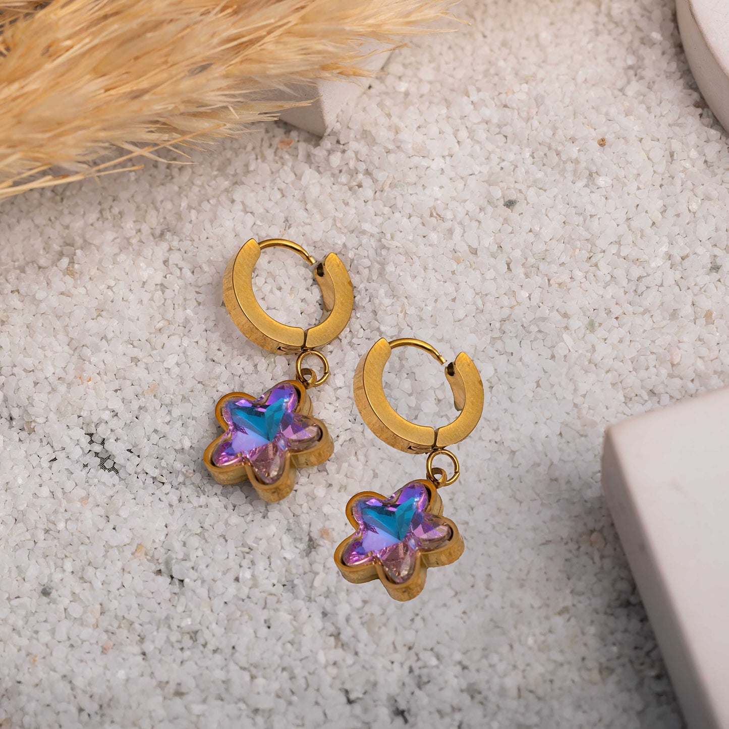 18KT GOLD PLATED MINIMAL STAR CHARM HOOPS EARRINGS - CHLOE