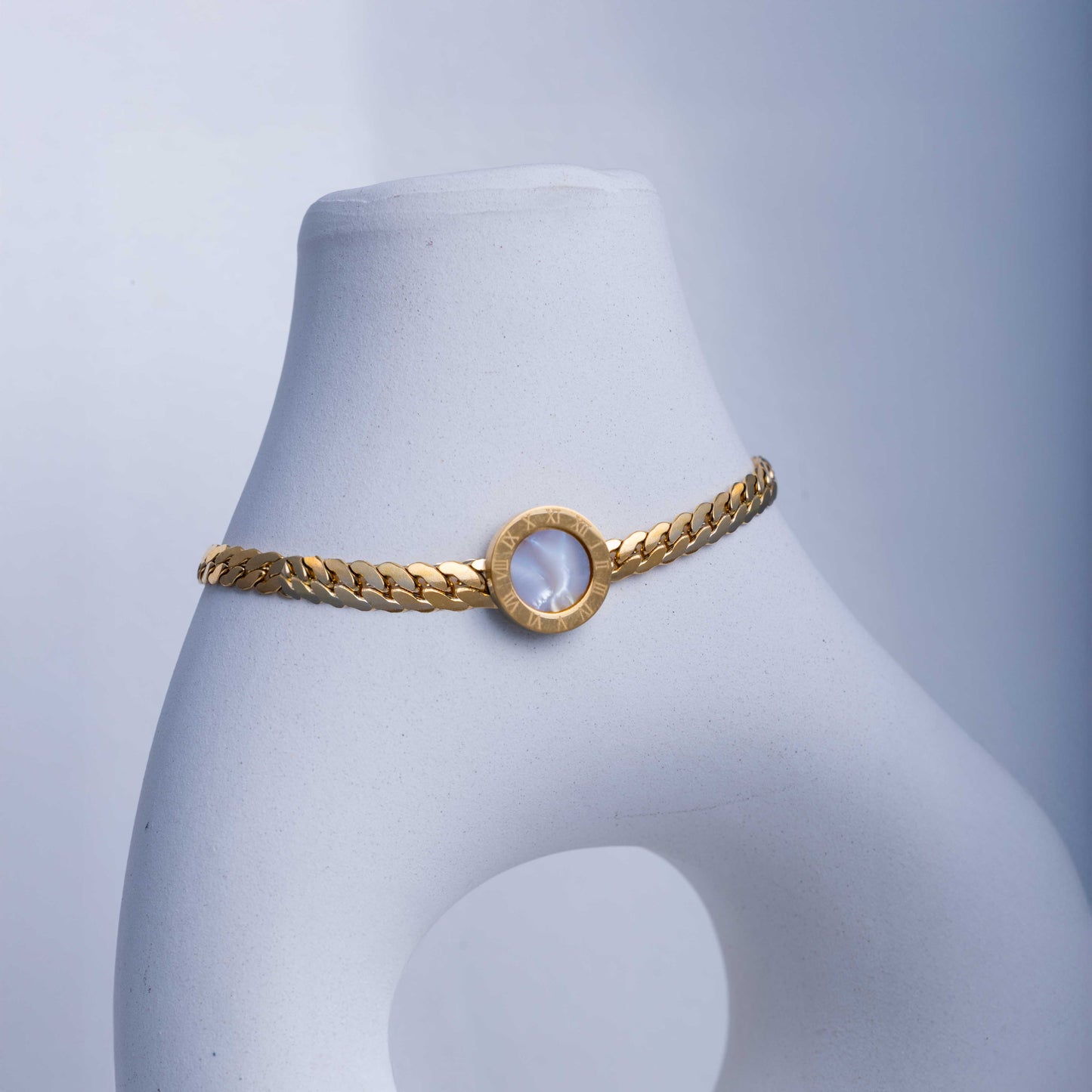 18KT GOLD PLAYED DAILY WEAR MOP BRACELET WITH SNAKE CHAIN - DONNA