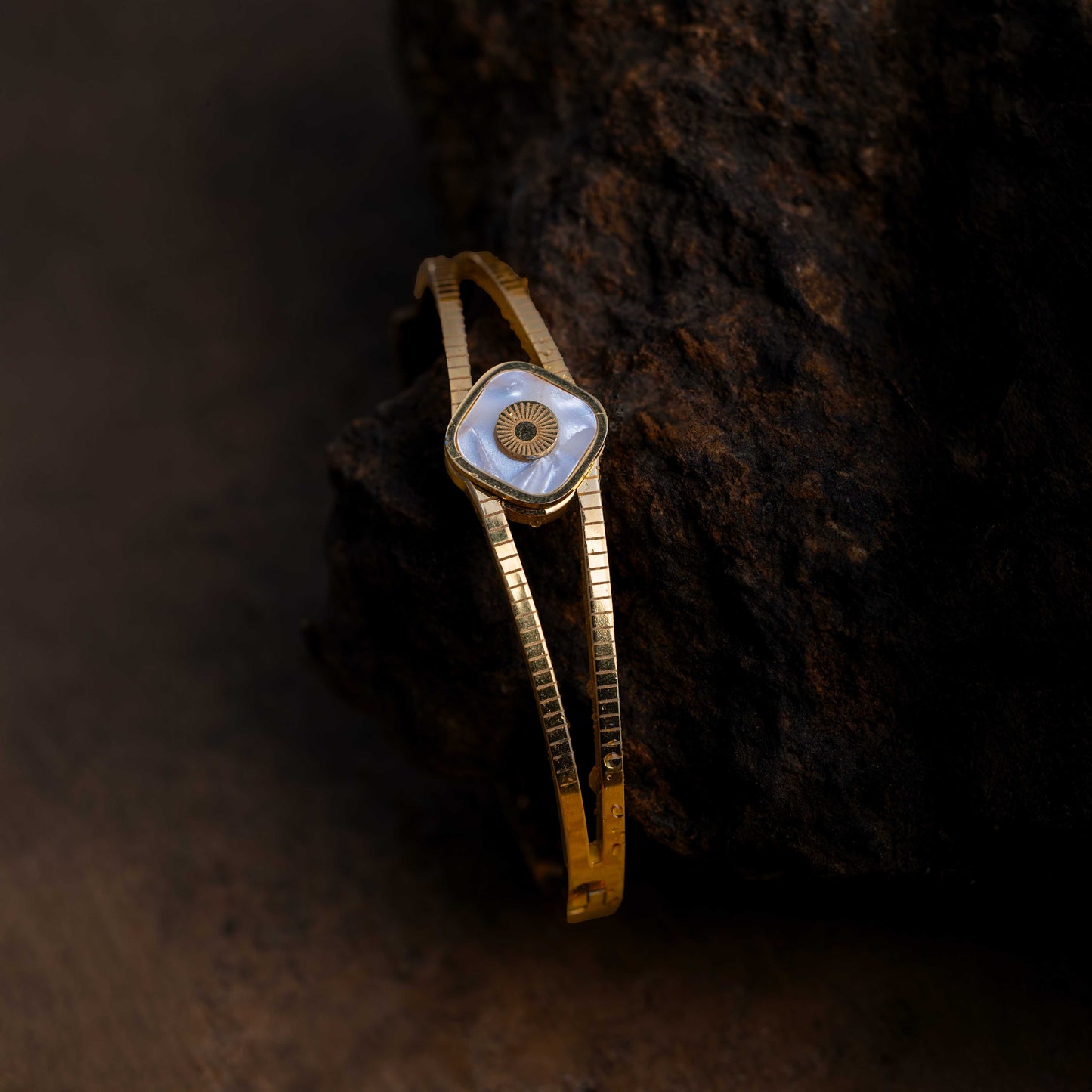 18KT GOLD PLATED MOP DESIGN LINED CUFF BRACELET - SYLVIE