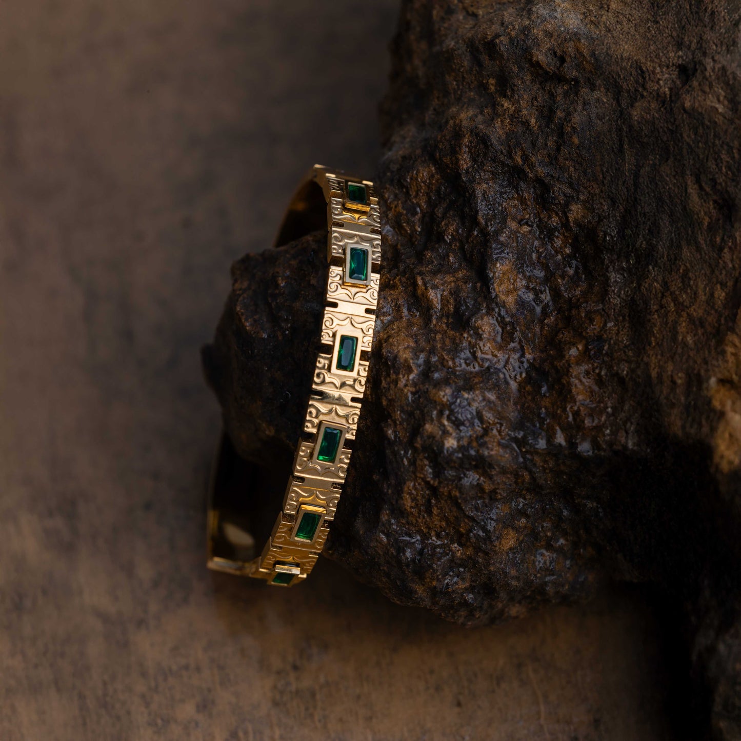 18KT GOLD PLATED VINTAGE EMERALD GREEN CUFF BRACELET - TESSA