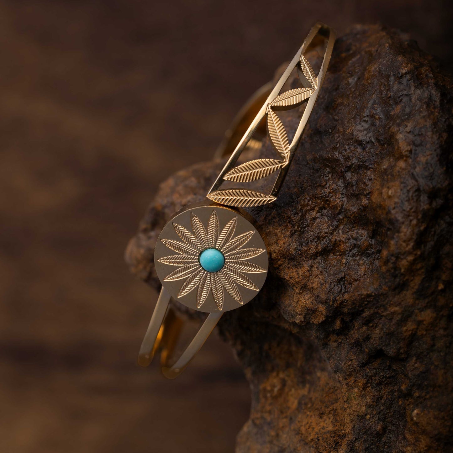 18KT GOLD PLATED TURQUOISE STONE WITH FLOWER DESIGN - RYLEE