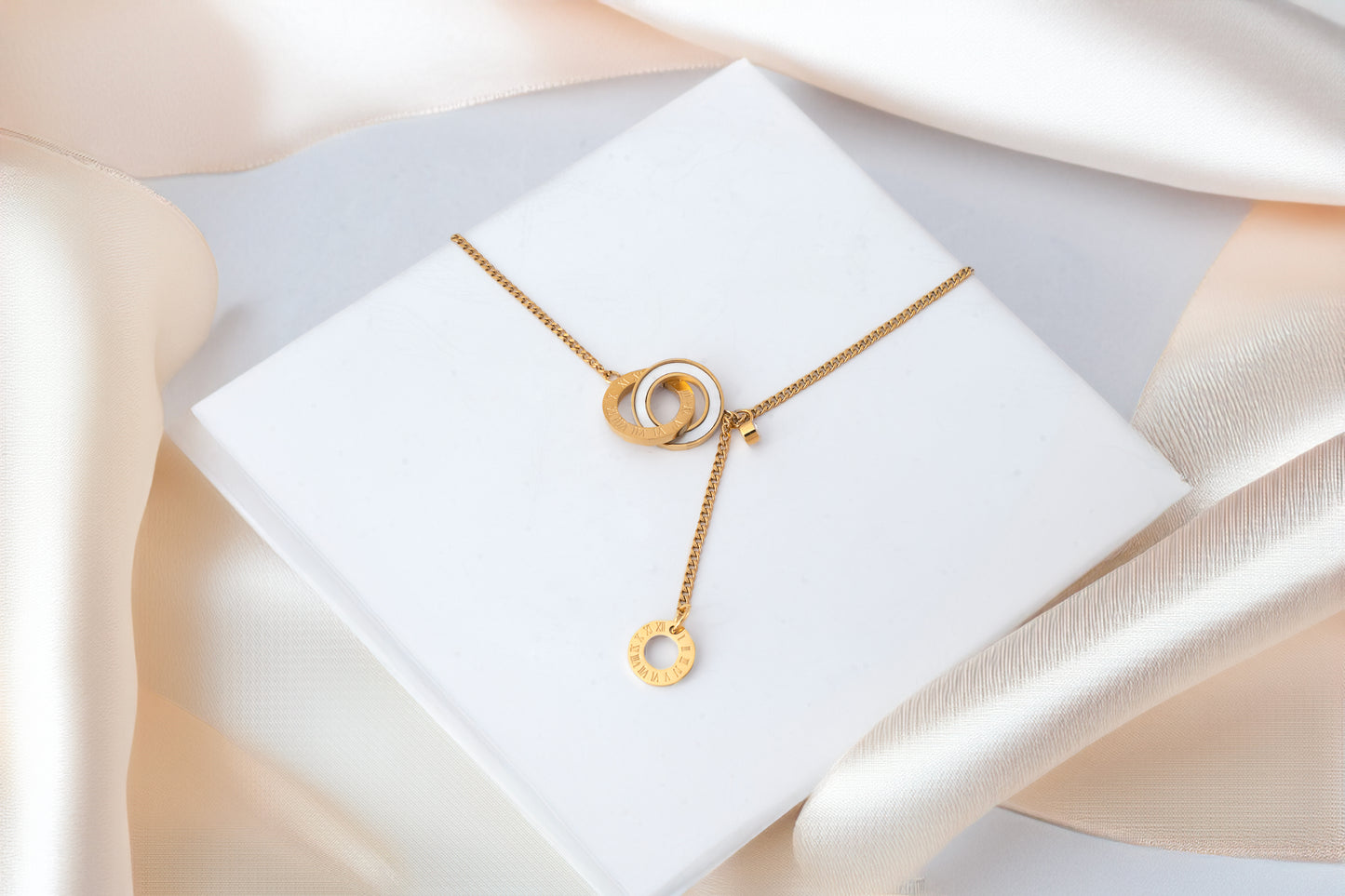 INTERTWINED LOVE BRACELET