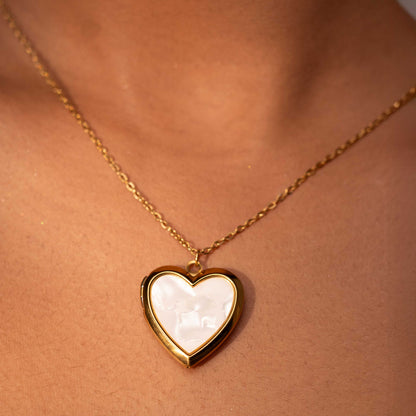 18KT GOLD PLATED WATERPROOF OPENABLE MOP HEART NECKPIECE - HAZEL