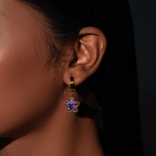 18KT GOLD PLATED MINIMAL STAR CHARM HOOPS EARRINGS - CHLOE