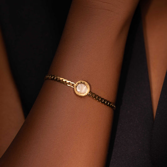 18KT GOLD PLAYED DAILY WEAR MOP BRACELET WITH SNAKE CHAIN - DONNA