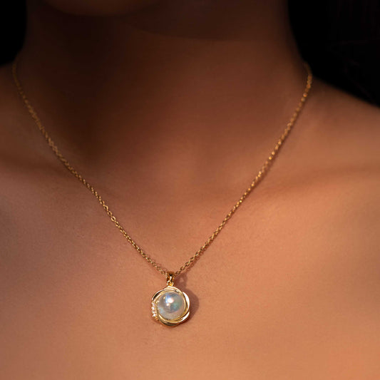 18KT GOLD PLATED BLUE PEARL PENDANT - ELLIE