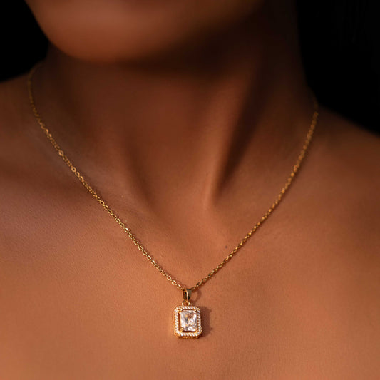 18KT GOLD PLATED MINIMAL AMERICAN DIAMOND STUDDED NECKPIECE - AURELIA