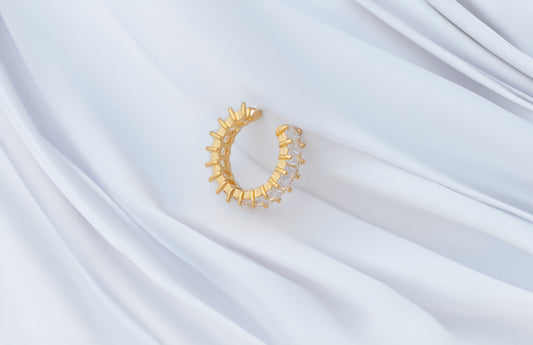 STARRY EYE EARCUFF