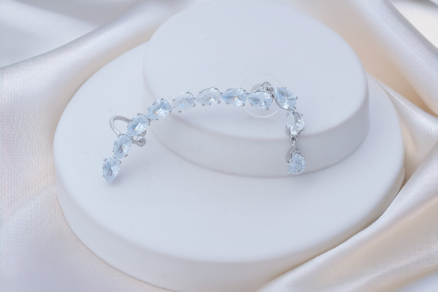 BLURRY NIGHTS EARCUFF