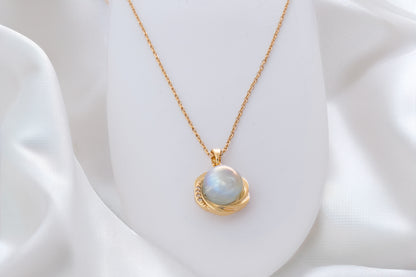 BLUE PEARL PENDANT