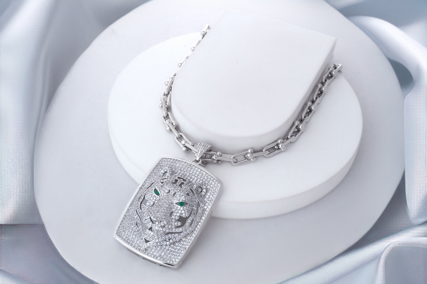 EXOTIC TIGER PENDANT
