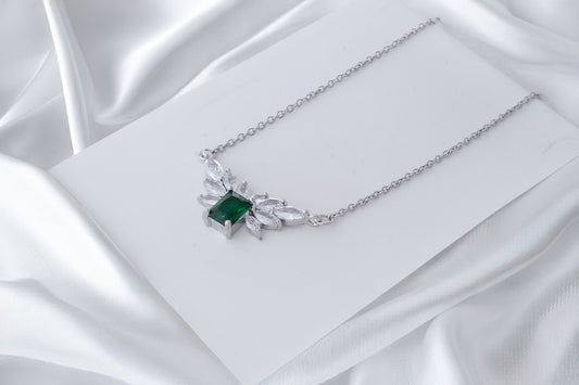 EMERALD WINGS PENDANT