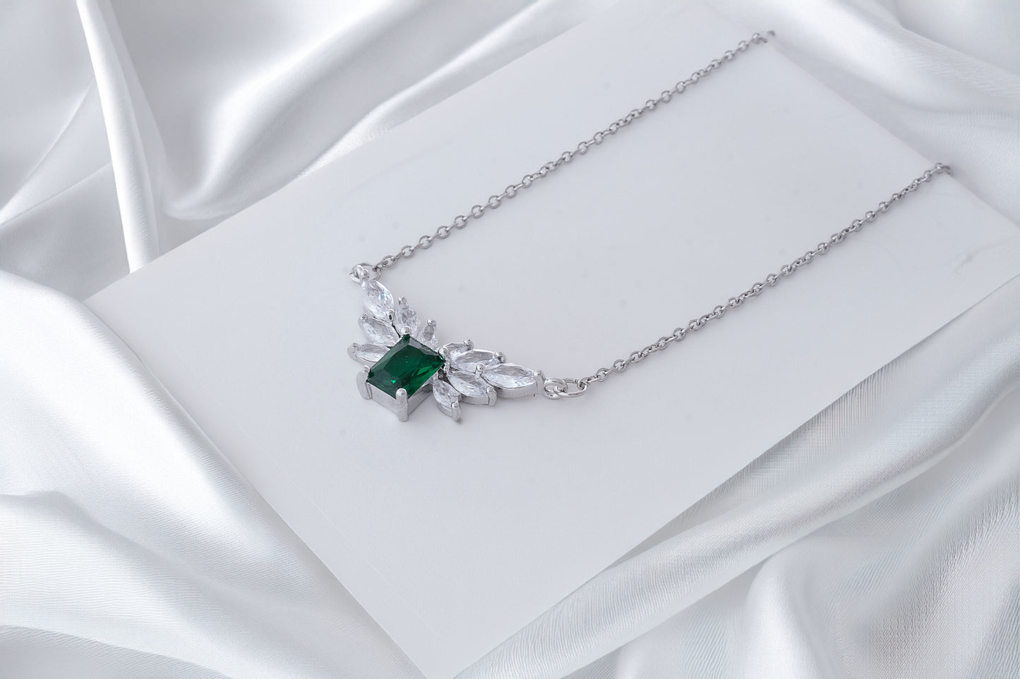 EMERALD WINGS PENDANT