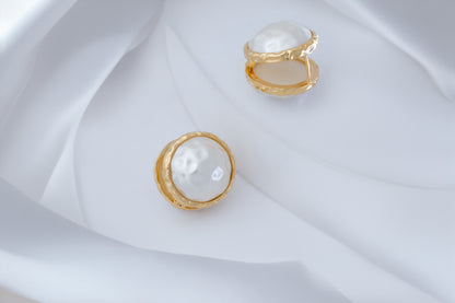 TWO FACED PEARL STUDS