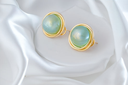 WHIRL PEARL STUDS